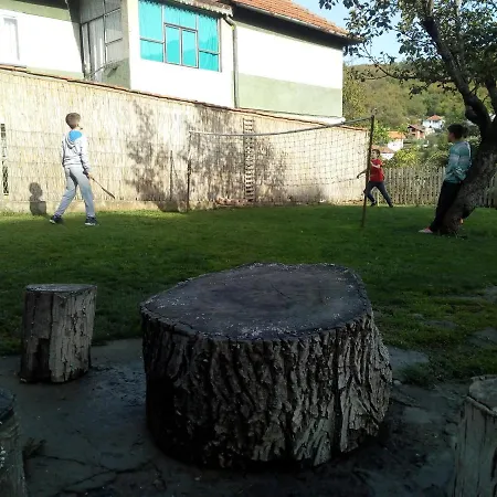 Garavi Sokak Konukevi