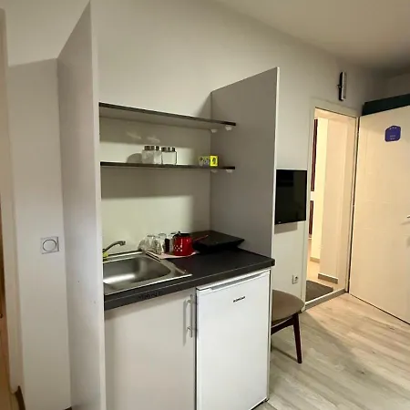 Konukevi Garavi Sokak