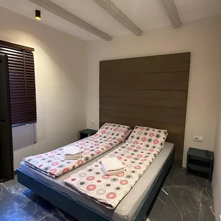 Konukevi Garavi Sokak 3*