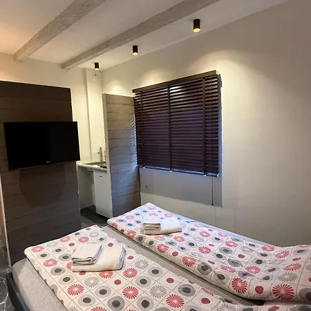 Konukevi Garavi Sokak Kursumlija