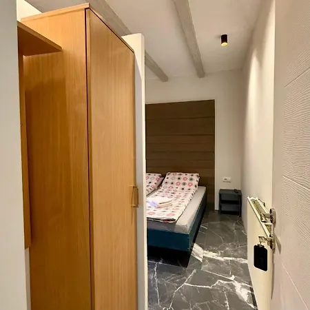 Garavi Sokak Konukevi